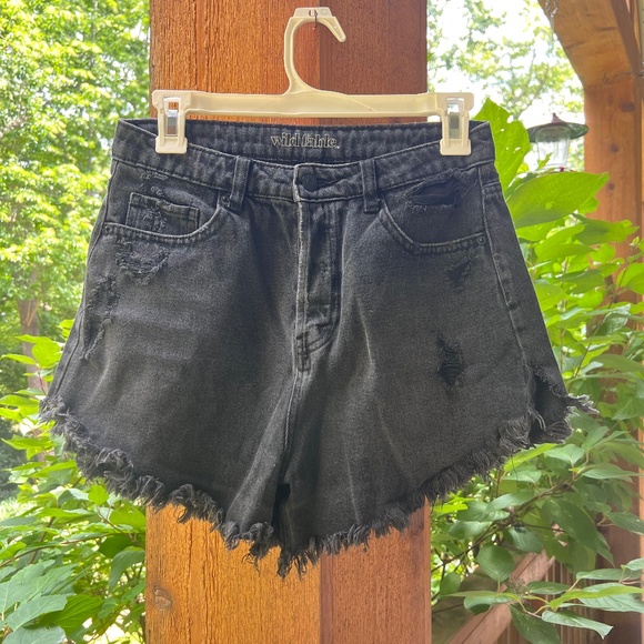 Wild Fable Black Distressed Fray Shorts Size 6 - Picture 1 of 4